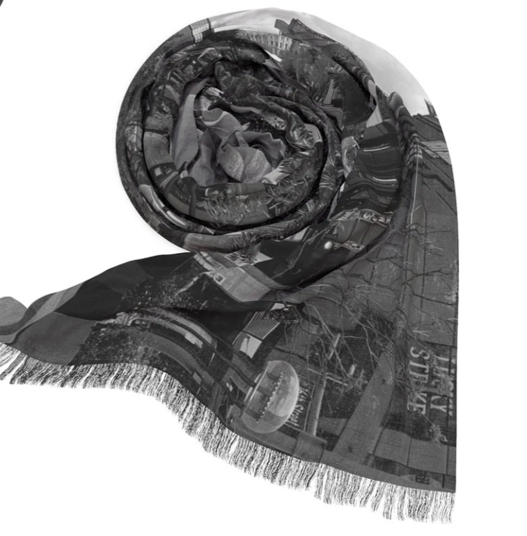 Stylish Light Scarf, Cozy Wrap for All Seasons, Perfect Gift for Mom, Ideal for Casual Outings and Travel, Black and White City Design